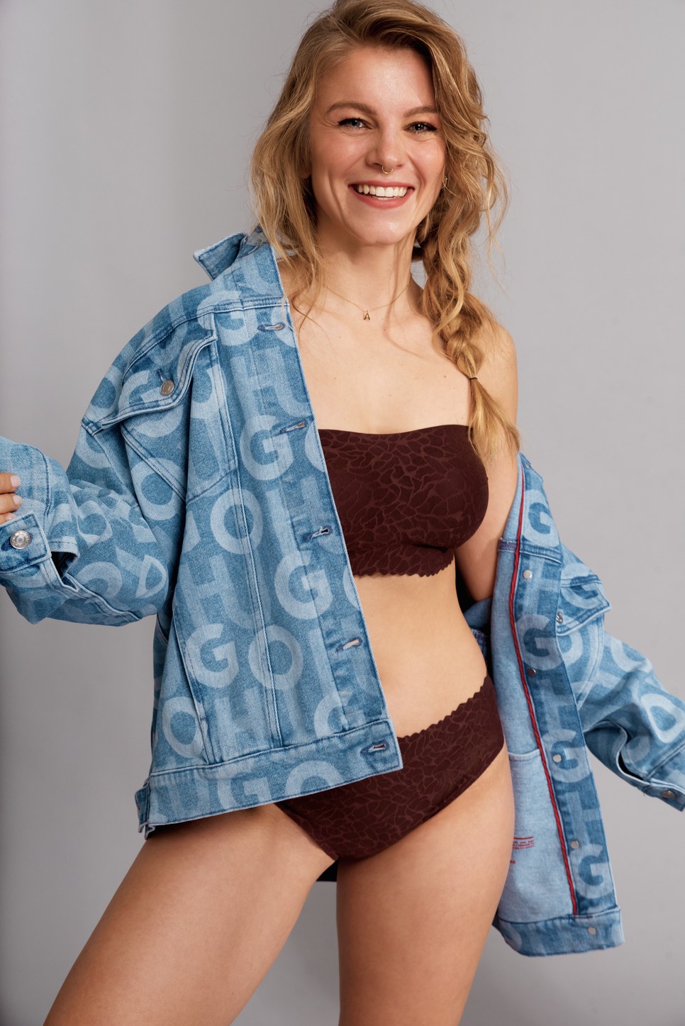 sloggi Zero Feel Lace melltartó és alsó 11 999 Ft és 6999 Ft / Farmerdzseki HUGO BOSS - Van Graaf