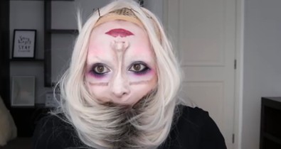 Egyszerre undorító és zseniális a kitekert fejű halloweeni ´smink´