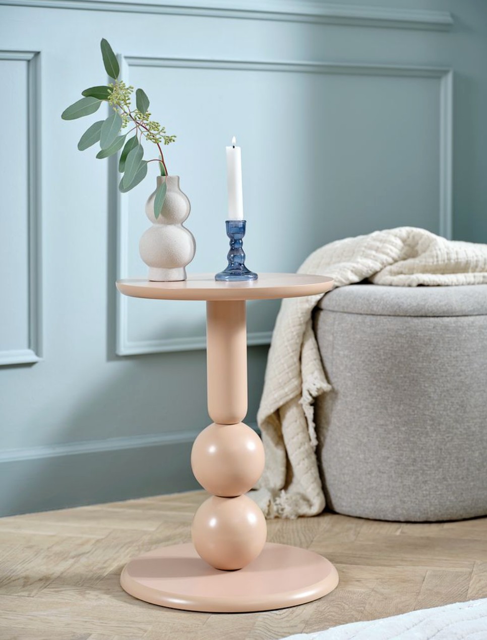 Még a belső ajtók vagy a szegélylécek átfestése, felfrissítése is segíthet a tér frissítésében