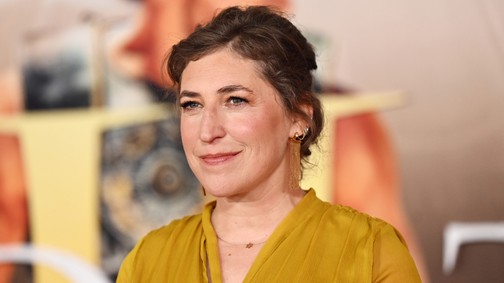 Így néz ki ma az Agymenők Amy-jét alakító színésznő, Mayim Bialik: 49 évesen talán most a legszebb életében