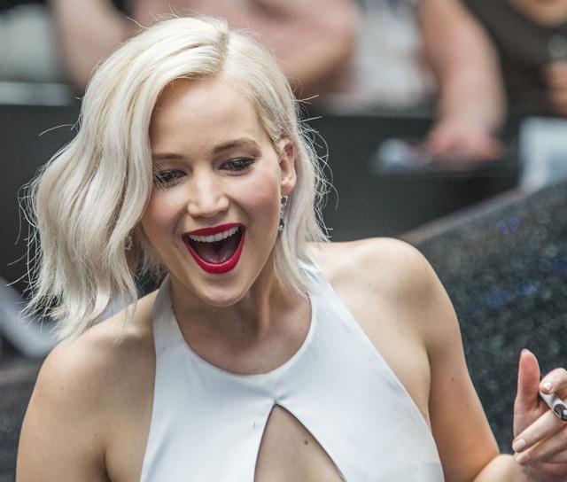 jennifer lawrence, mellbőség, mellei, dekoltázs, dior, x men apokalipszis