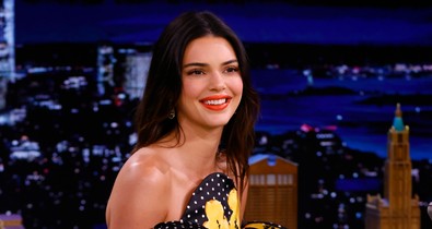 Eláll a szavad! Kendall Jenner egy szál bikiniben a sípályán