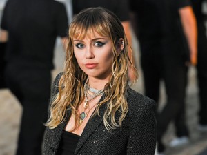 Miley Cyrus új klipje hemzseg a titkos utalásoktól