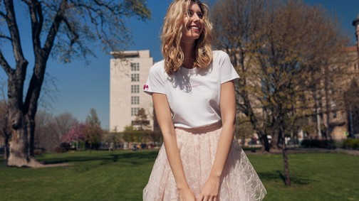 Carrie Bradshaw póló-tüllszoknya szettje inspirálta a Daalarna új mini kollekcióját