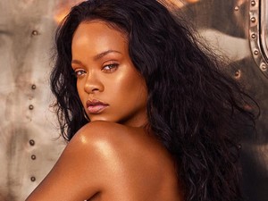 Na ne! Rihanna öltözködésére nincs magyarázat! Ez mégis mi???