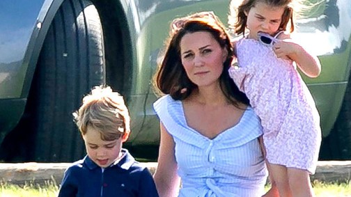 Elolvadsz! Sarolta bukfencezik, György gyalogpólózik - hétvégi piknik a hercegi családban