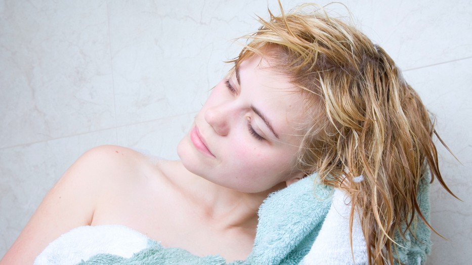 Normális, ha a hajmosás során több hajunk hullik ki