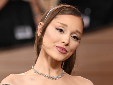 Ariana Grande drámaian rövid hajra váltott, óriási átalakuláson esett át