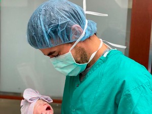 Ez minden, amire szükségem van: Enrique Iglesias 2 hónapos babájával táncol