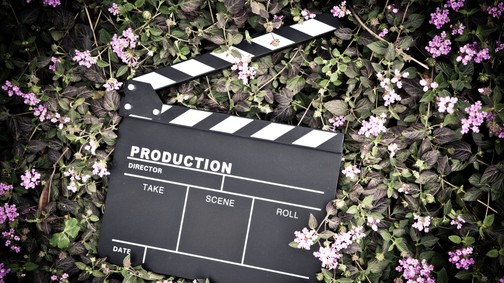 Kik felelnek érte, hogy a hollywoodi szexjelenetek biztonságosak legyenek? Ismerd meg az intimitás-koordinátorok munkáját!