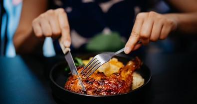 Így jelezheti a tested, ha túl sok húst eszel