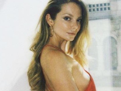 Mihalik Enikő kombinéruhái olyan dögösek, hogy azonnal ilyet akarsz majd