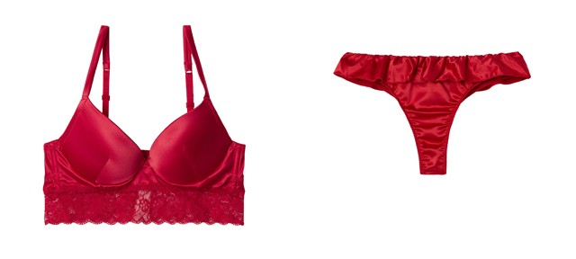 Silky Pleasure Melltartós Top 6.990 Ft; fodros Brazil Alsó 2.490 Ft