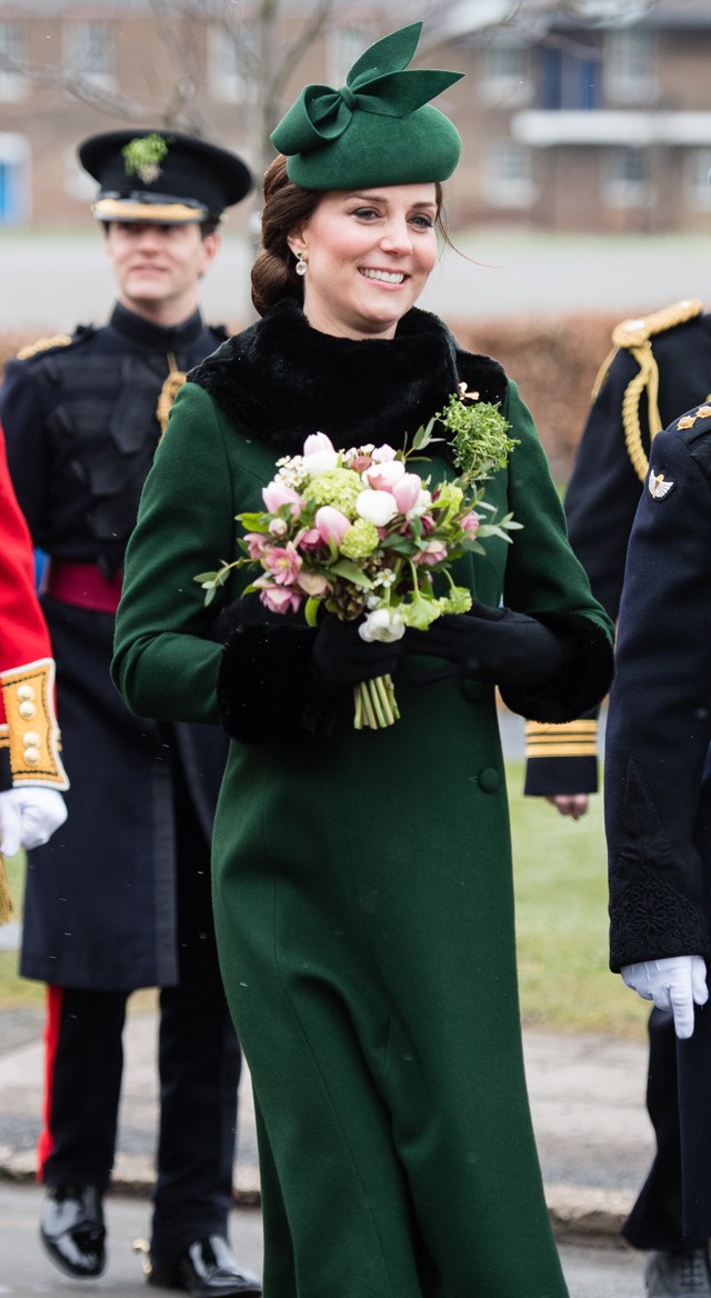 Nem is tudjuk eldönteni, hogy Kate Middleton melyik Szent Patrik napi szettje a legjobb