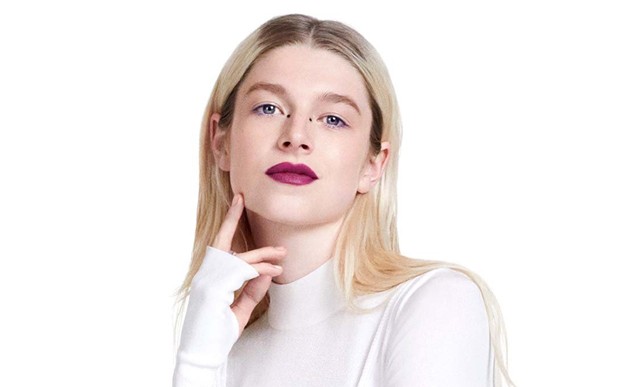 Hunter Schafer a Shiseido kampányában