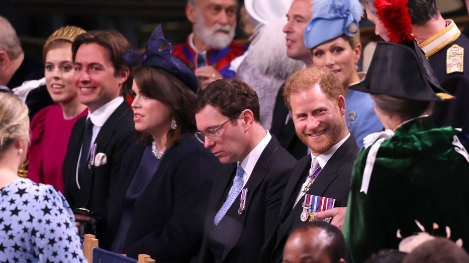 Hol van itt a dráma? Harry herceg csupa mosoly Károly király koronázásán