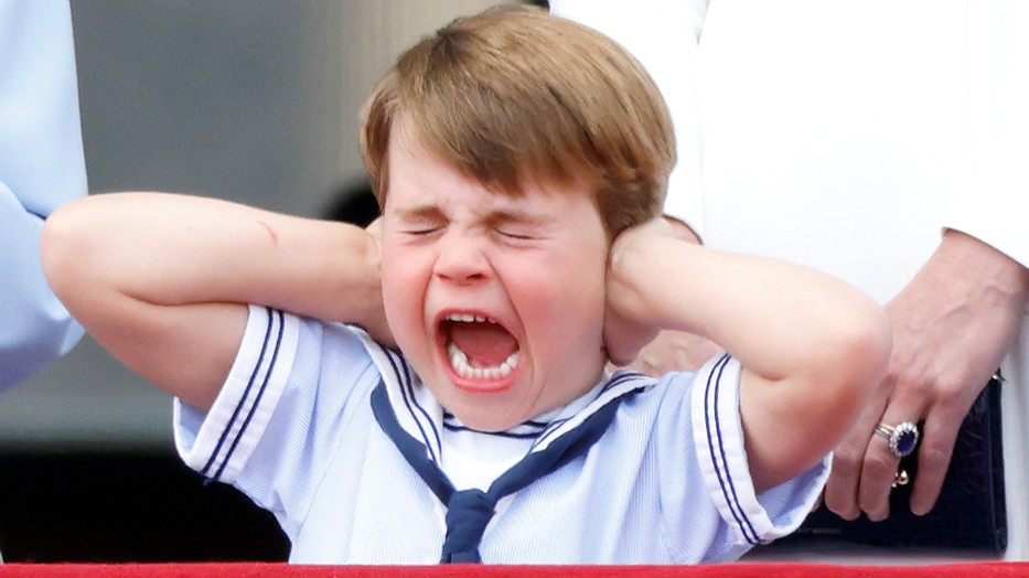 Lajos herceg a a 2022-es Trooping the Colour parádén sem örült a hangos repülőknek