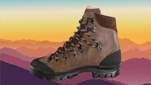 Károly király koronázásán és Erőss Zsolt lábán is ott volt a magyar cipőmanufaktúra bakancsa