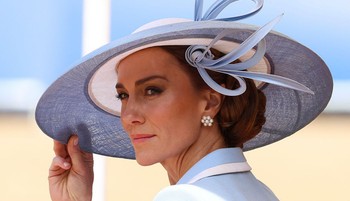 Katalin hercegné káprázatosan szép ruhában tűnt fel, minden porcikájából sugárzik az elegancia