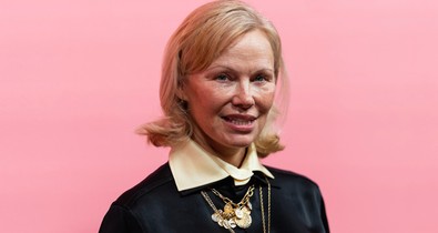 Pamela Anderson brutálisan rövid, vörös hajra váltott, csak ámulunk a bátorságán