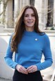 A nemzetközi politikai helyzetre való reflektálásként Katalin a londoni Ukrán Kulturális Központban tett látogatásakor egy élénk kék Alexander McQueen pulóvert viselt, amelyre egy apró, ukrán zászlós szívet ábrázoló kitűzőt helyezett. Ez a vizuális kinyilatkoztatás az Egyesült Királyság egyértelmű és sziklaszilárd szolidaritását üzente meg az országnak.  