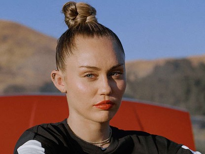 Megérkezett hozzánk is Miley Cyrus új Converse kollekciója, és a lelkedet is eladod érte, annyira menő