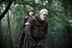 Hodor – Trónok harca: „Hold the door…” – azaz „Tartsd az ajtót!” Ezt a jelenetet valószínűleg sosem fogjuk kiheverni. Az, hogy Hodor tragikus halála előtt közvetlenül ismertük meg a karakter valódi háttértörténetét és nevének traumatikus eredetét, csak még súlyosabbá tette az áldozatát. A tudat, hogy pontosan azt tette, amire a sors egész életében predesztinálta, a mai napig könnyeket csal a szemünkbe. Hős voltál, Hodor.