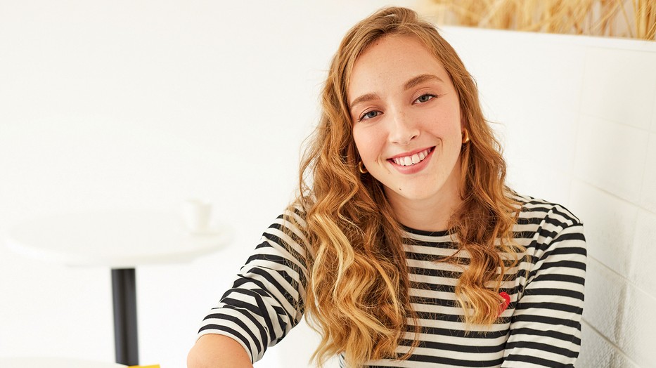 Konkoly Zsófia paralimpai bajnok, kétszeres világbajnok és háromszoros Európa-bajnok magyar úszó