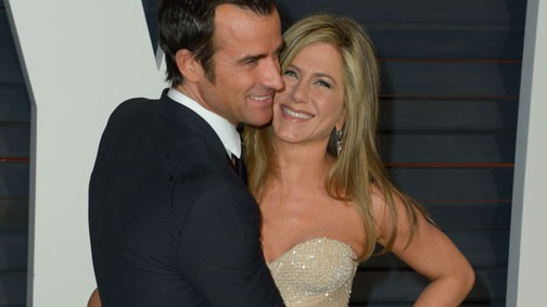 BOMBAHÍR! Jennifer Aniston és Justin Theroux összeházasodtak!