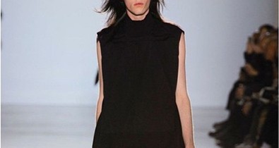 A trend, ami biztos nem fut be: Rick Owens péniszvillantós ruhái