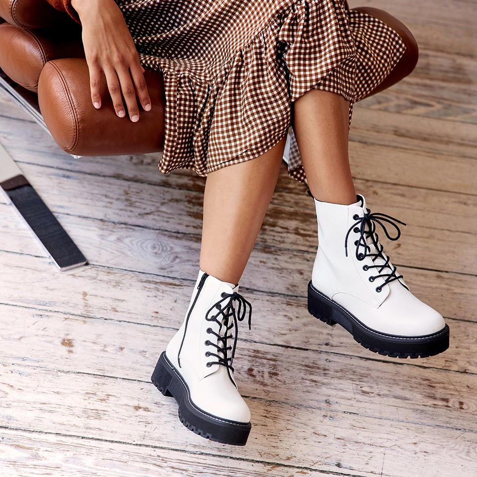 Kellene egy új őszi csizma, bakancs? Itt vannak a Deichmann új szezonális cipői!