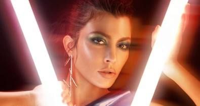 Kourtney Kardashian meztelen, szuperdögös fotóit bámuljuk