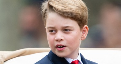 Megérkezett a 12 éves György herceg születésnapi portréja, döbbenetesen nagyot nőtt a kis trónörökös