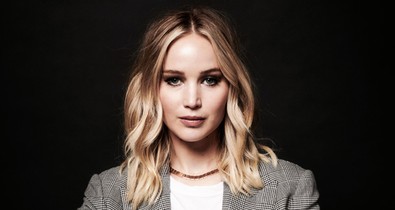 Jennifer Lawrence felvette a szezon legnagyobb visszatérő ruhadarabját, téged még mindig kiráz tőle a hideg?