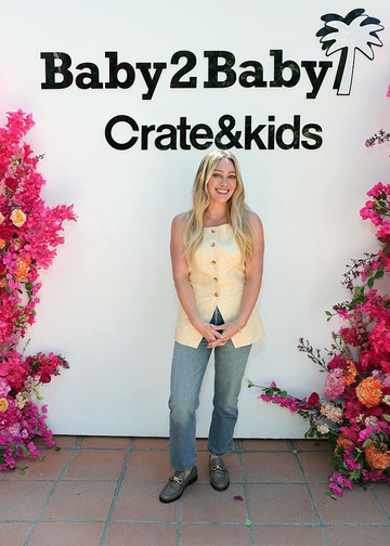 Hilary Duff mindössze 15 éves volt, amikor a Los Angeles-i tündérmese kedvéért Sam bőrébe bújt. A színésznő ma 37 éves, 4 gyermek édesanyja, és most is elképesztően gyönyörű. (2025)