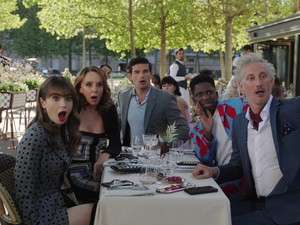 Végre! Az Emily Párizsban sztárjai összejöttek a valóságban is