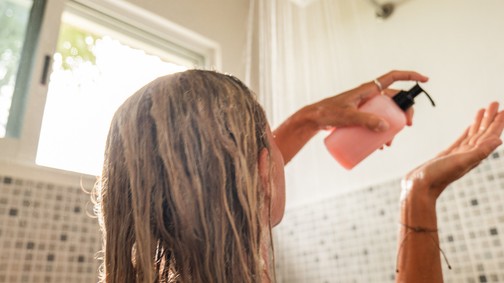 Tényleg okozhat fejfájást a samponod?