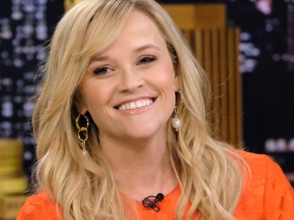 Kapaszkodj meg: Reese Witherspoon haja sötétbarna