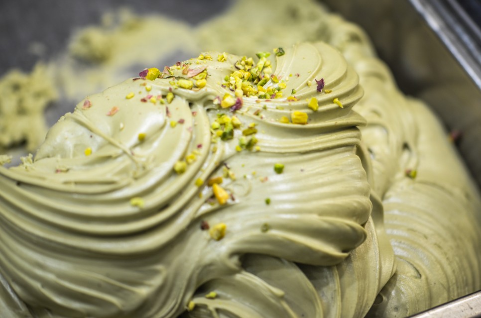 A tavasz egyik legtrendibb körömszíne a krémes pisztácia árnyalat