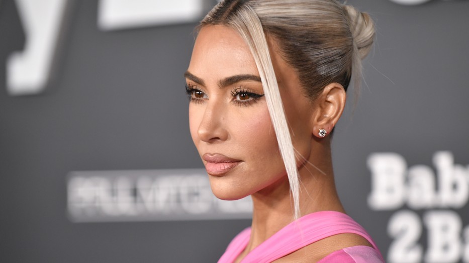 Kim Kardashian új szintre emelte a bosszúruha fogalmát