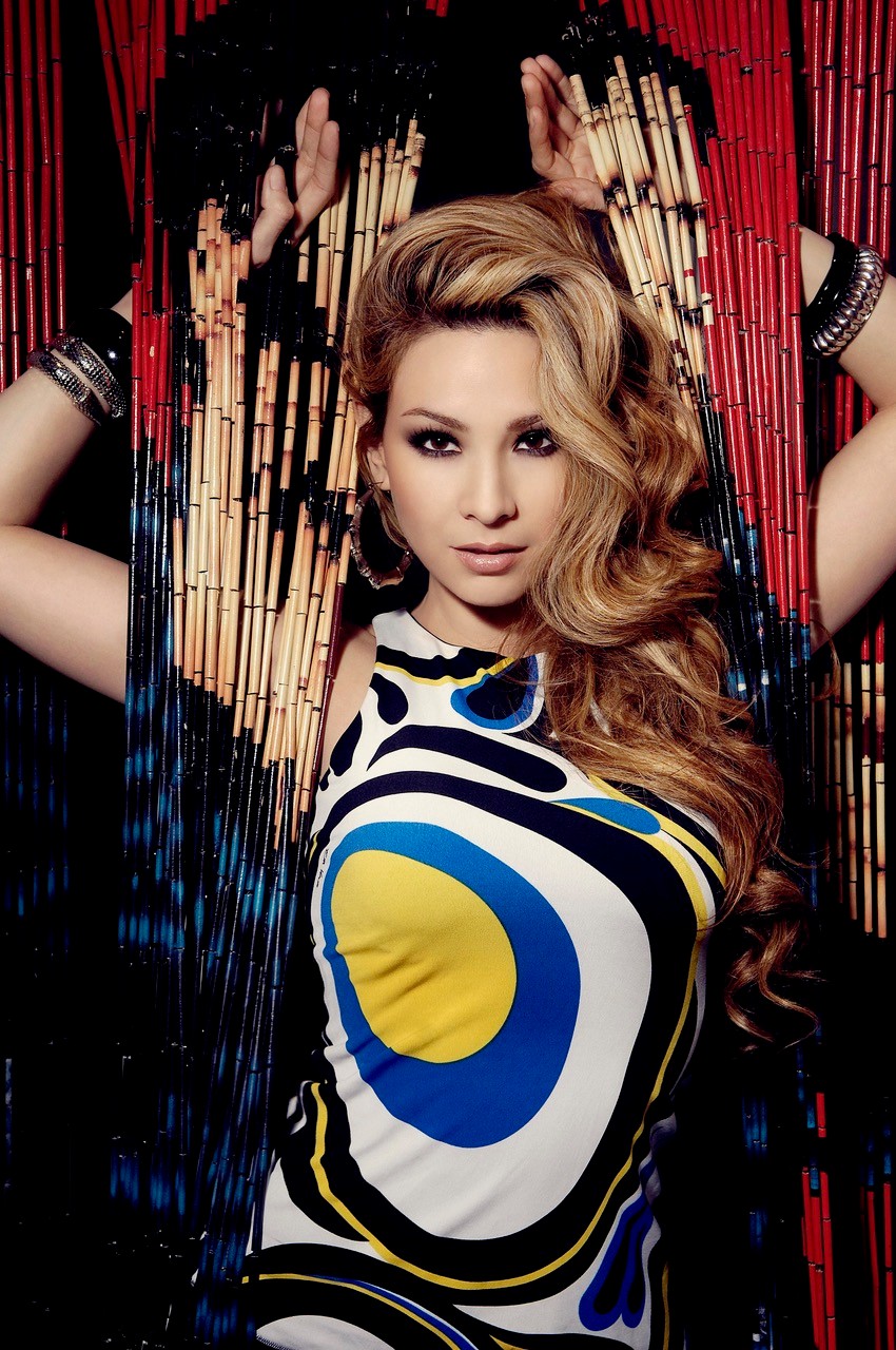 “Szeretem azokat a nőket öltöztetni, akik büszkék magukra” - Interjú Eva Varro, amerikai magyar divattervezővel