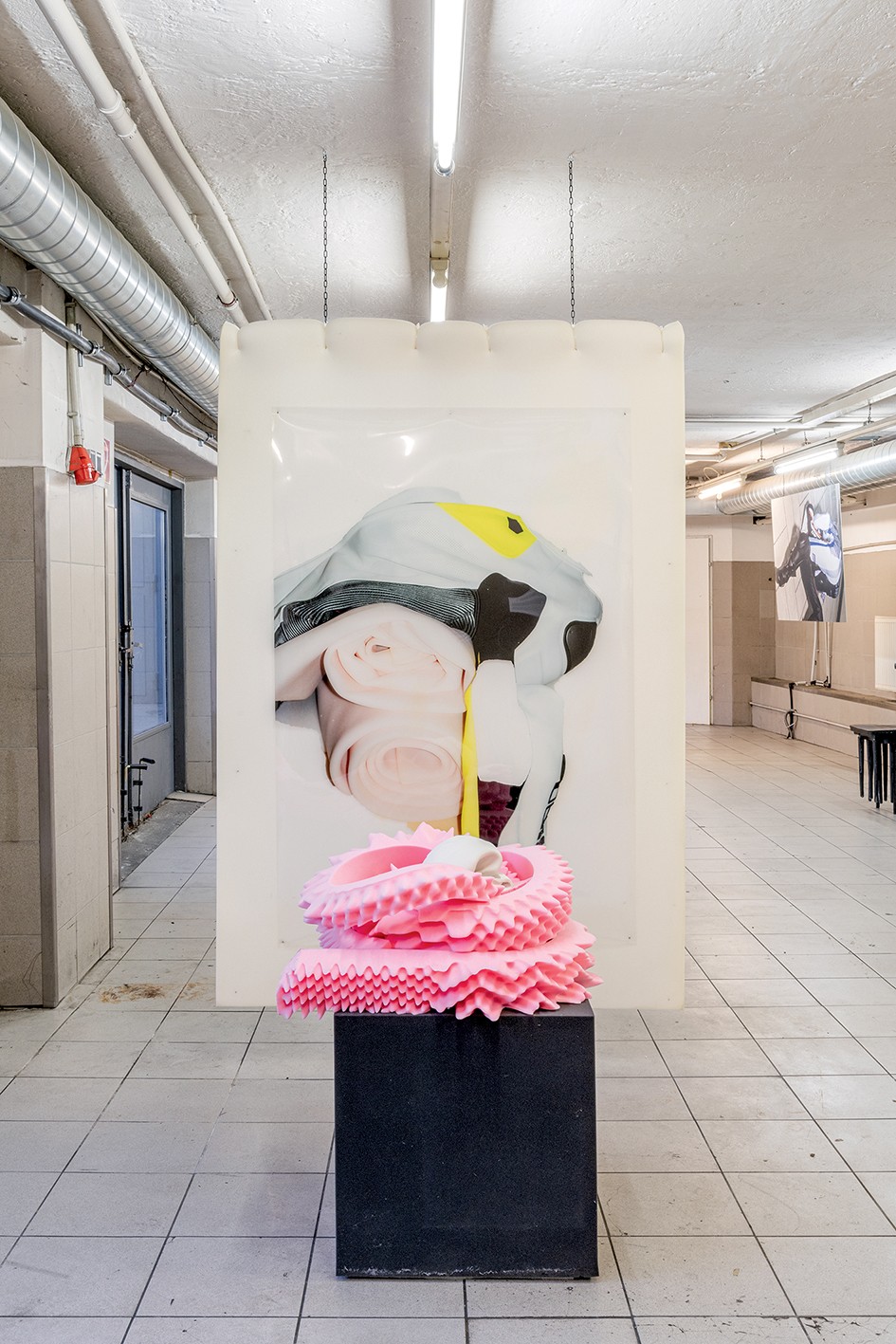 Vörösmarty Esther művei korántsem mindennapiak (Therapy Blauw/- Képzőművészeti nyomatok fóliára, habra szerelve, 2021)