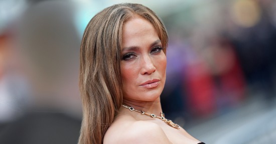 Jennifer Lopez friss fotóján hüledeznek a rajongók, mintha egy 30 körüli modellt látnánk a képen