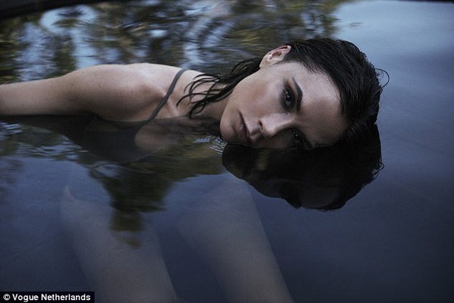 Victoria Beckham a holland Vogue magazinban