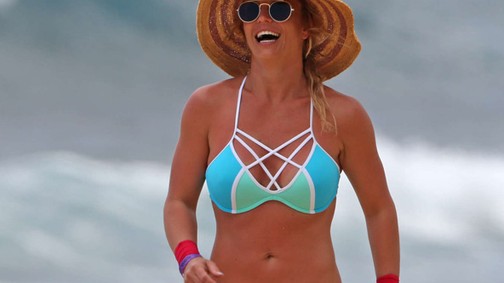 Britney Spears trükközés nélkül bikiniben!