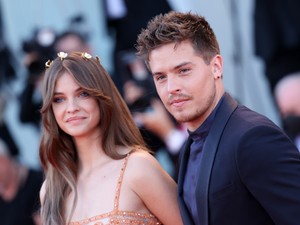 Videón, ahogy Palvin Barbara férje magyarul beszél: Dylan Sprouse már ennyire ügyesen boldogul a nyelvünkkel, imádja az országot is