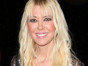 Leszállították az Amerikai Pite színésznőjét a repülőgépről