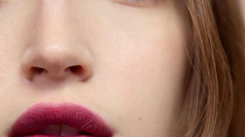 Málnaszínű ajkak: ez az igazi trend a fesztiválszezonban