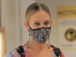 Sarah Jessica Parker legutóbbi szettjére Carrie Bradshaw is nagyon büszke lenne