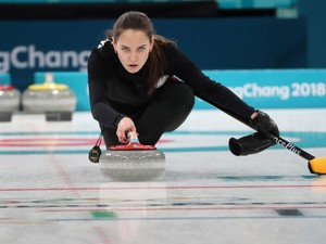 Olyan gyönyörű, mint egy modell! Odáig vannak az emberek a curlingjátékosért!